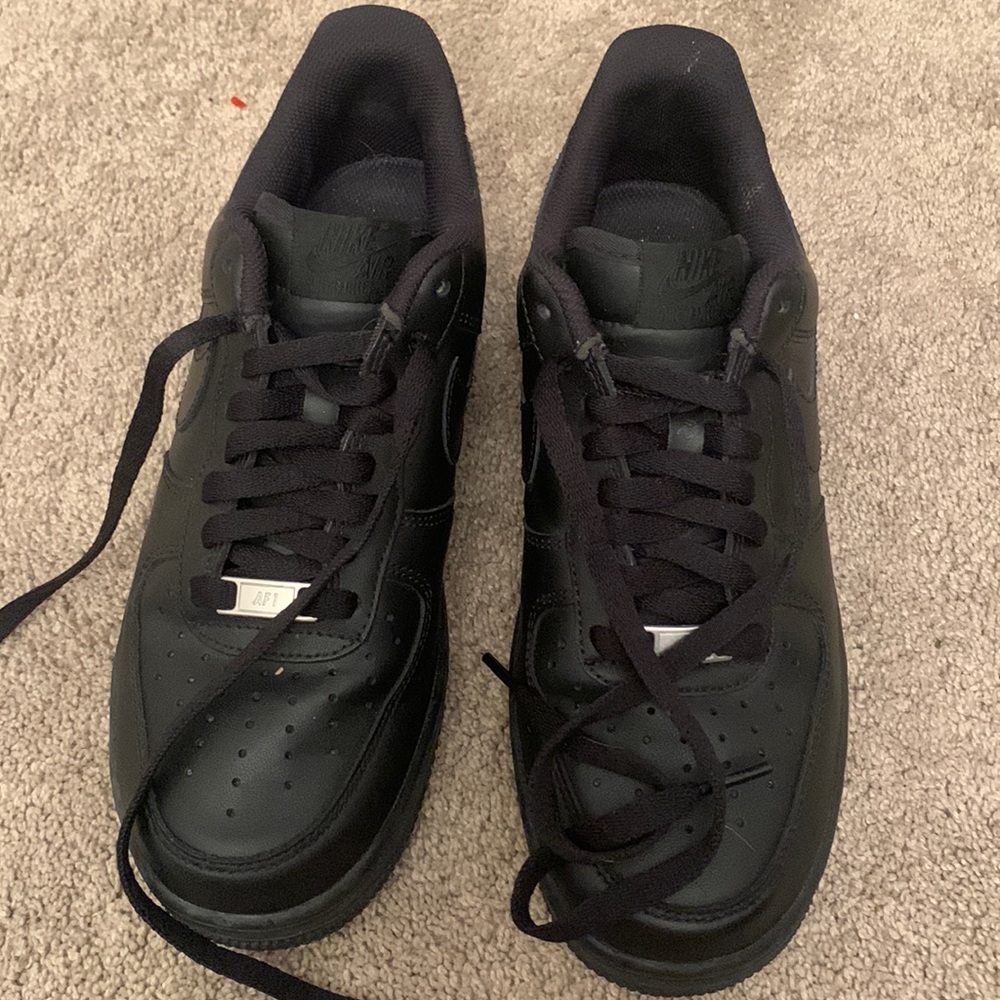 Nike air force 1s size 9 in womans slightly creased
